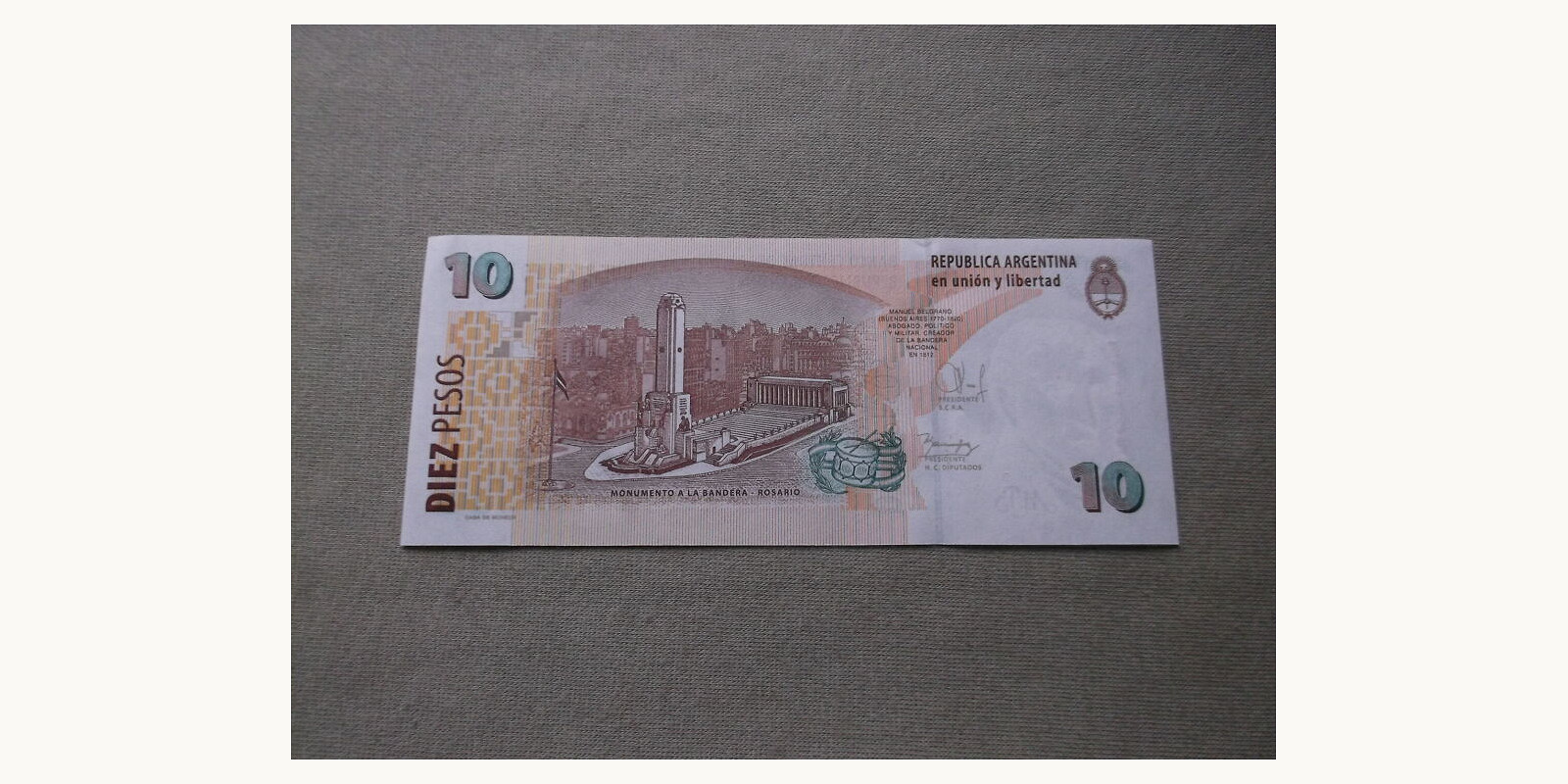 10 peso Argentina 2014 — Back side
