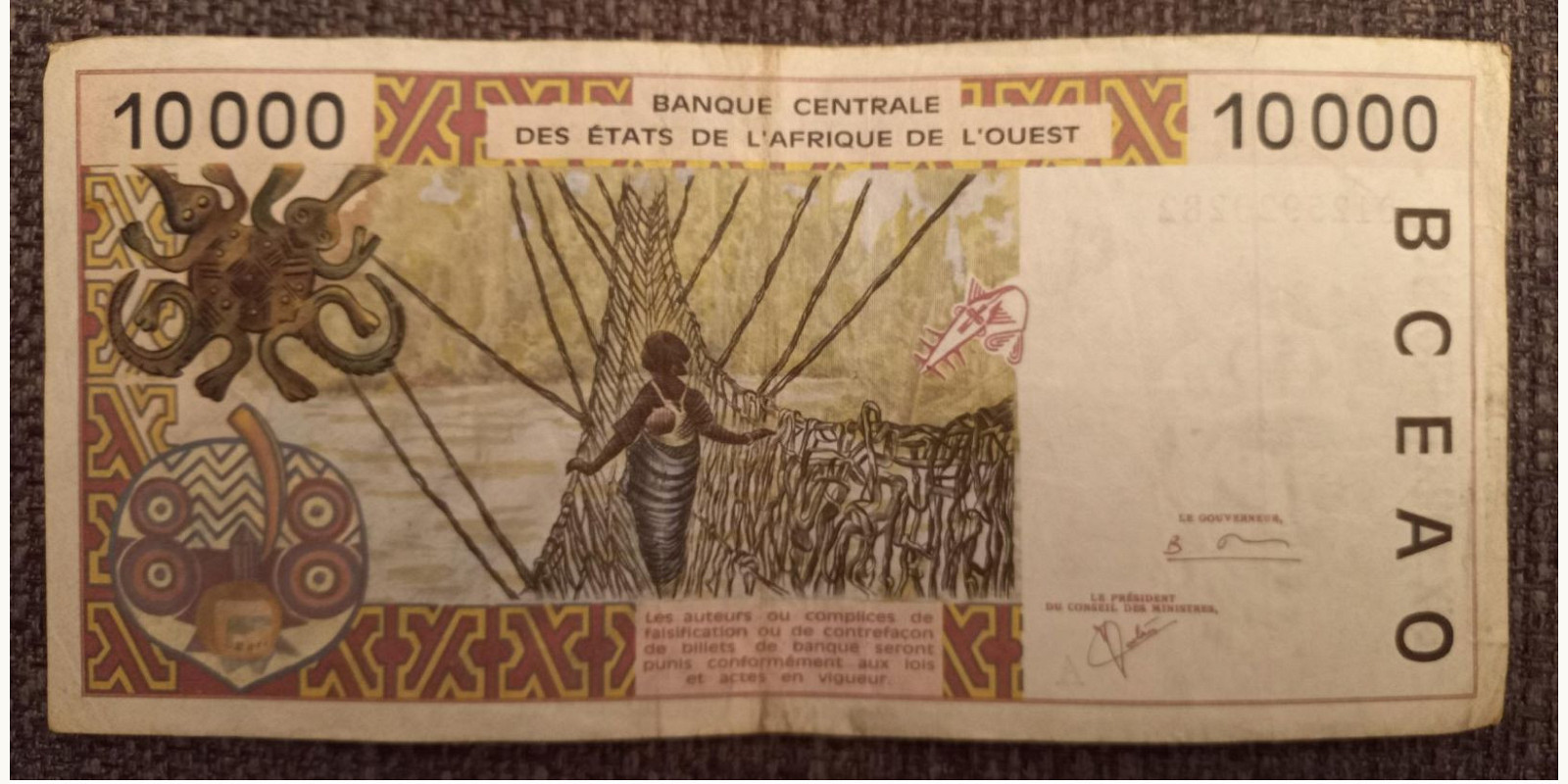 10000 francs Кот-д’Ивуар 2001 — Оборотная сторона