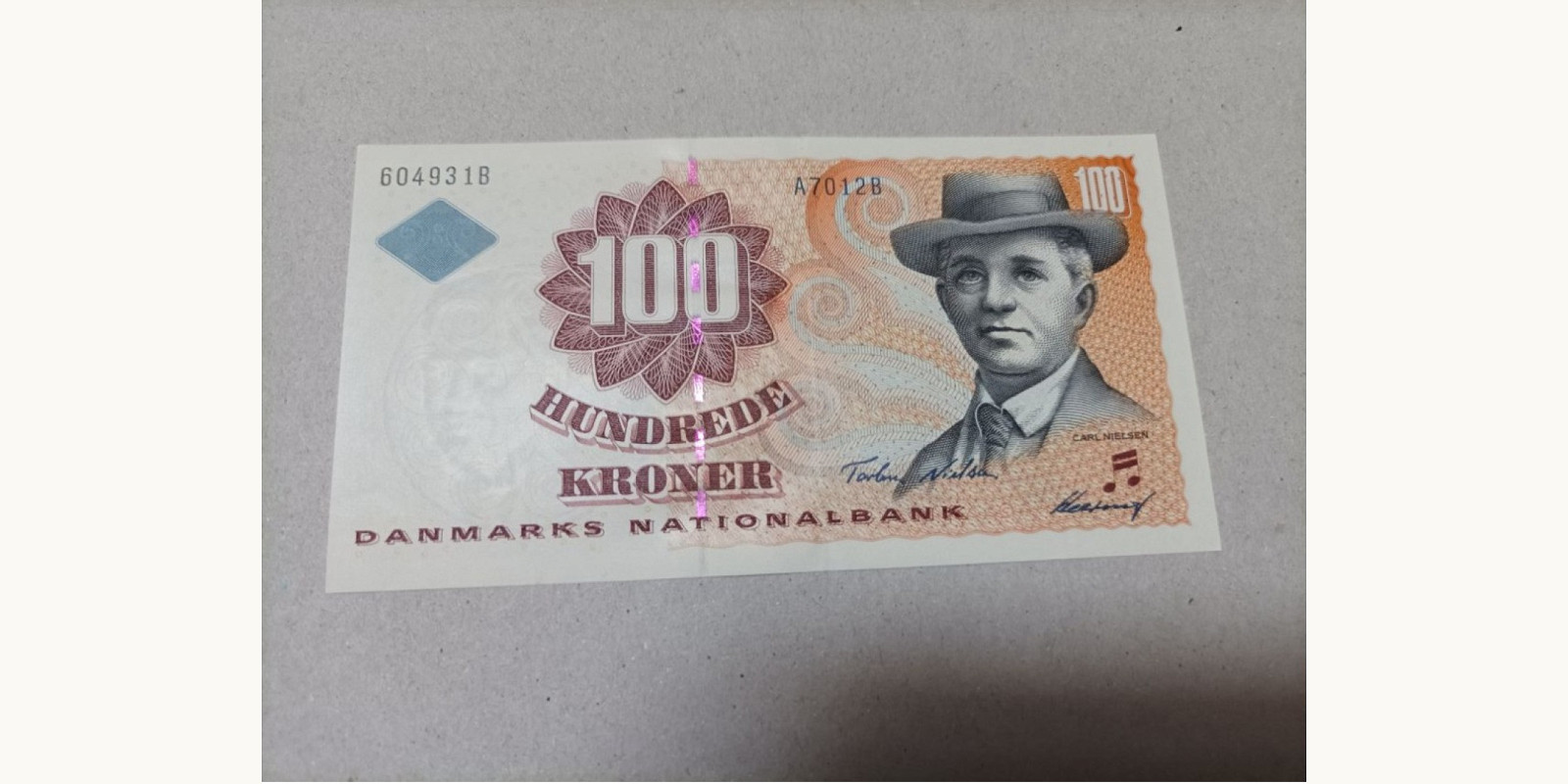 100 krone Denmark 2001 — Front side