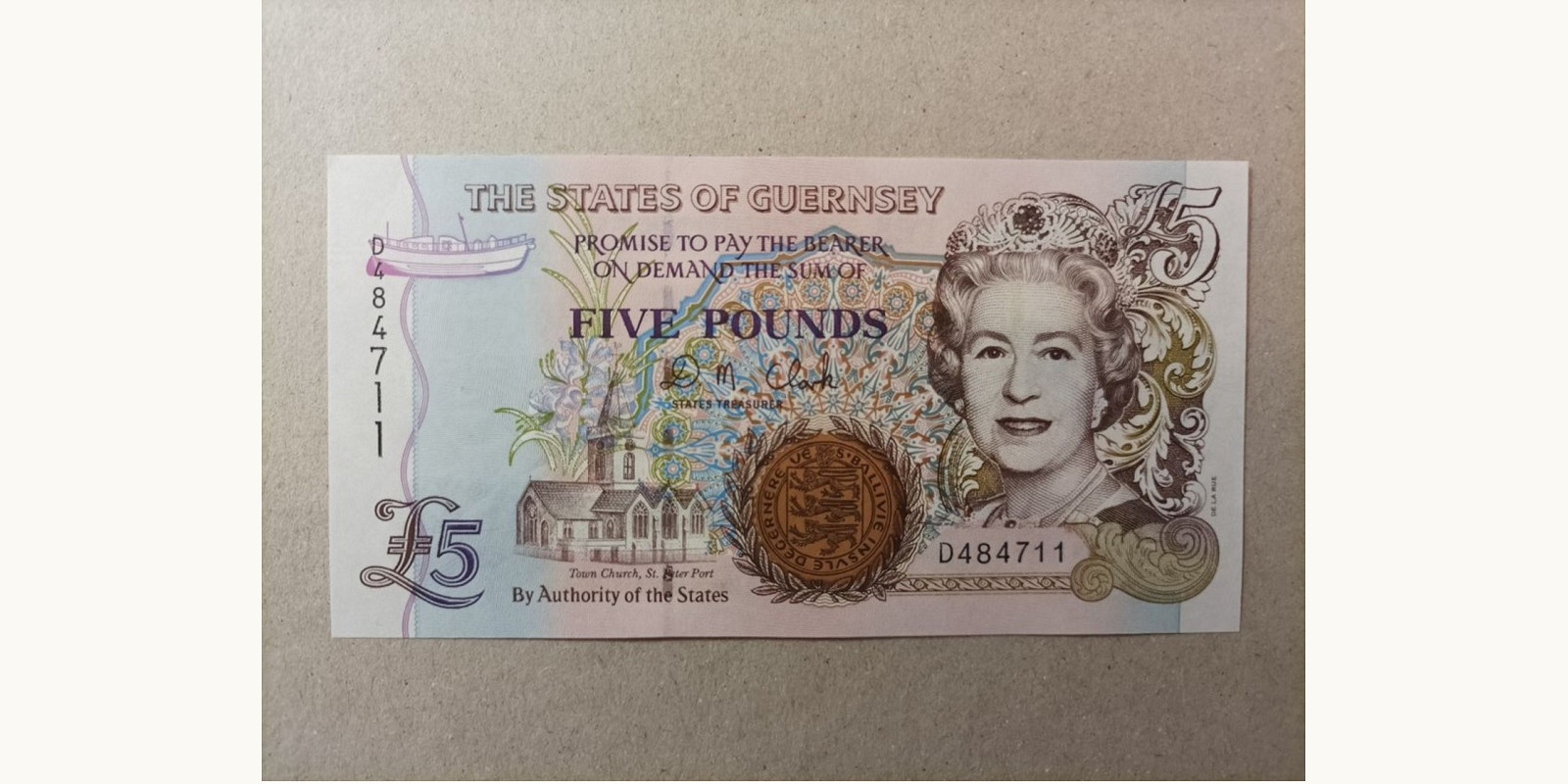 5 pounds Гернси 2008 — Лицевая сторона