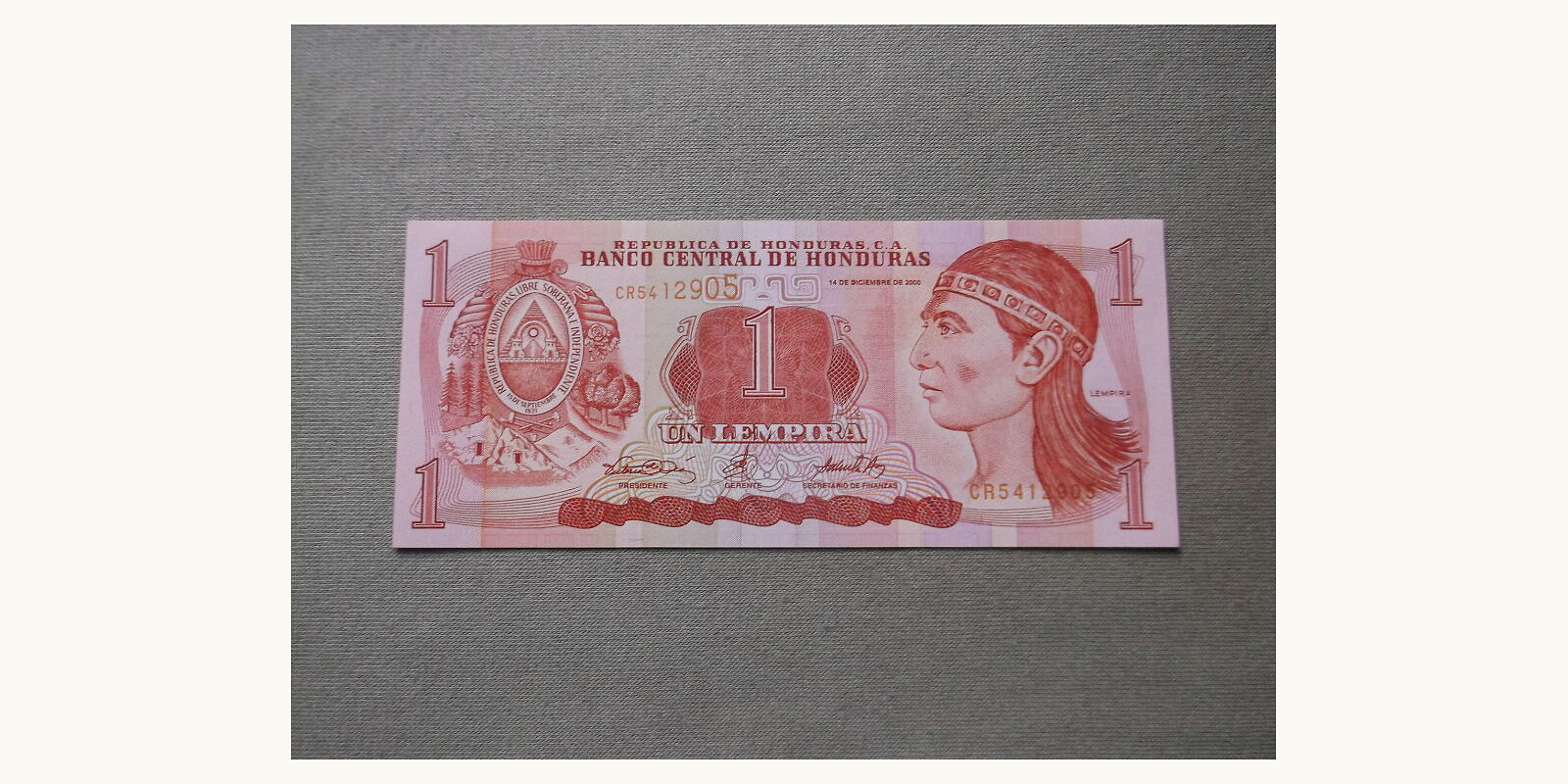 1 lempira Гондурас 2000 — Лицевая сторона