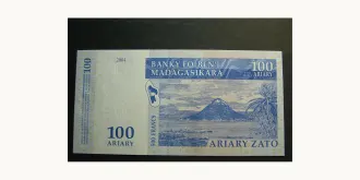 100 ariary 2004