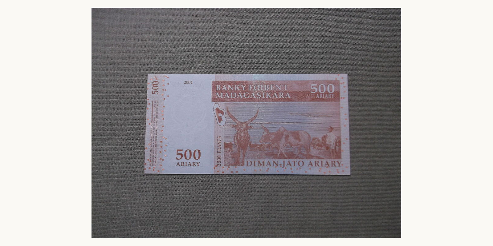 500 ariary Madagascar 2004 — Back side