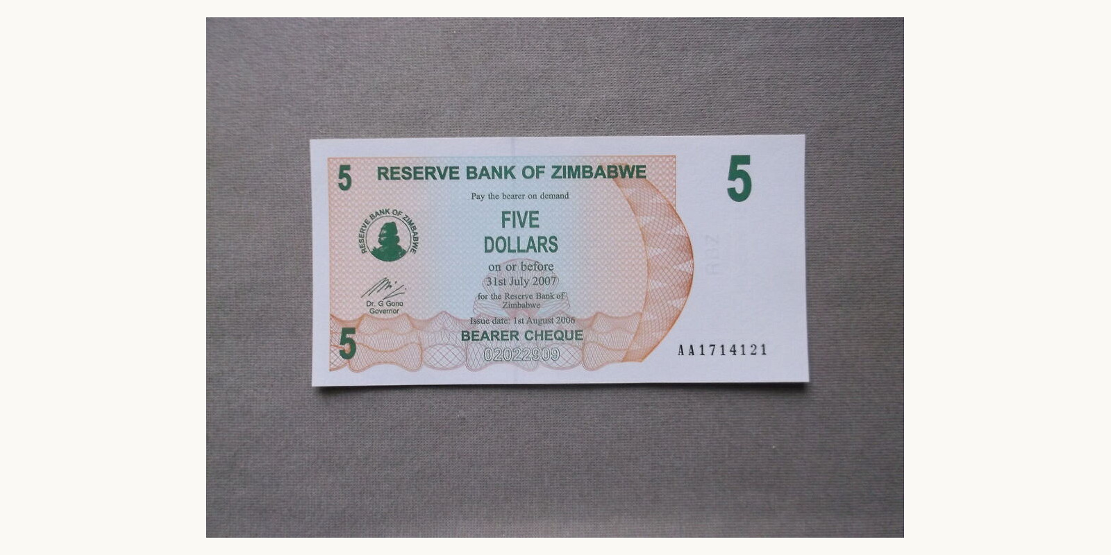 5 dollars Зимбабве 2006 — Лицевая сторона